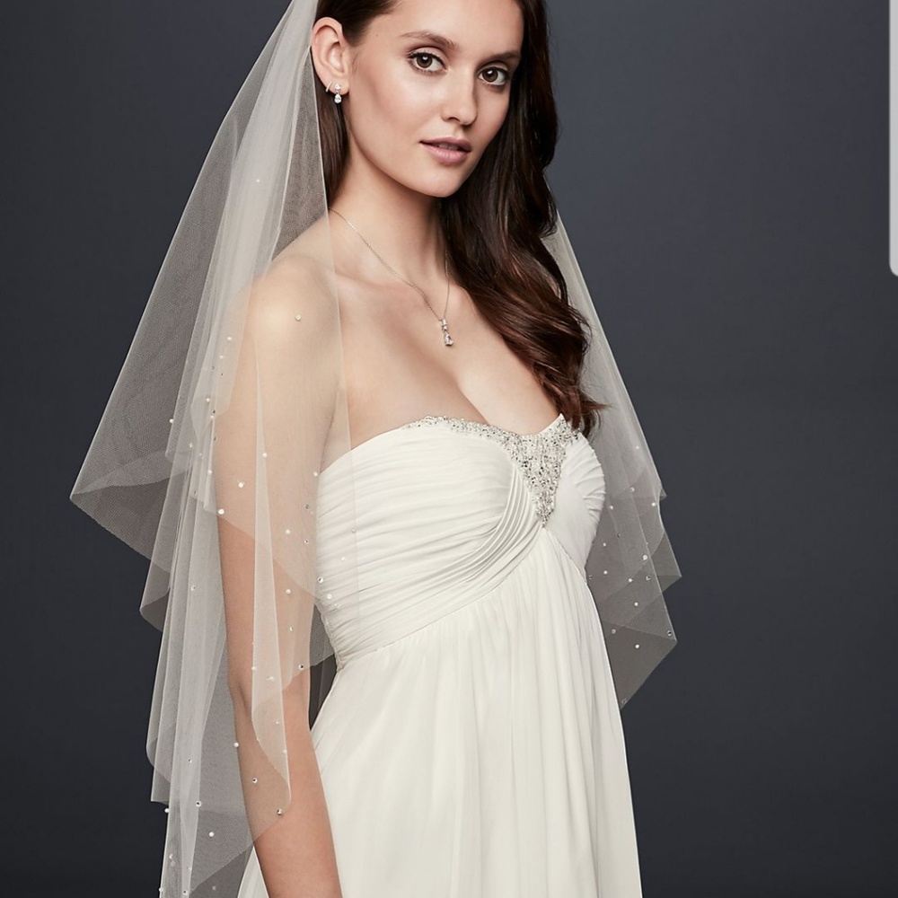 Crystal and pearl two tiered veil